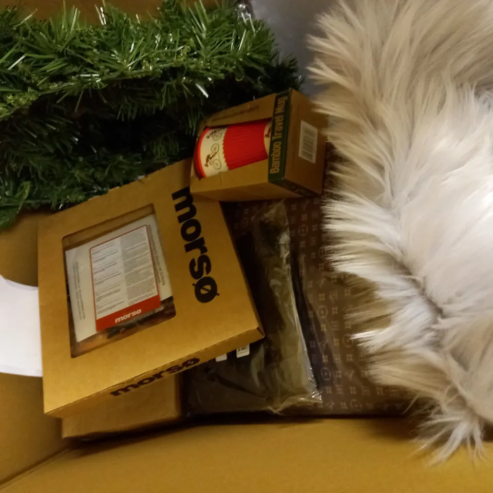 LOT OF APPROX 10 ASSORTED HOUSEHOLD ITEMS TO INCLUDE SHOWER CURTAIN, PAMPERS, SUPER SOFT RIBBED SMALL GREY THROW, ETC 