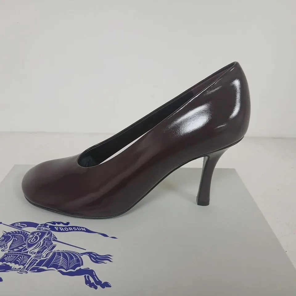 BURBERRY BURGUNDY LEATHER PUMP – WOMEN'S, UK 6 (EU 39)