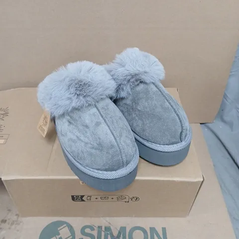 JO & JOE ERIN GREY SLIPPERS – WOMEN’S, UK 4, GREY FAUX FUR