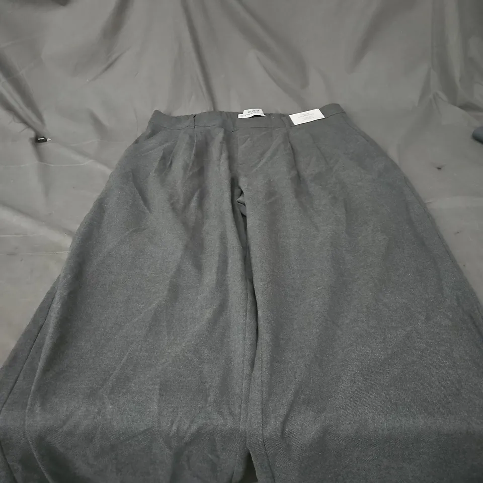 HOLLISTER LIVVY WIDE LEG TROUSERS – ULTRA HIGH-RISE, WIDE LEG OPENING, XL REG