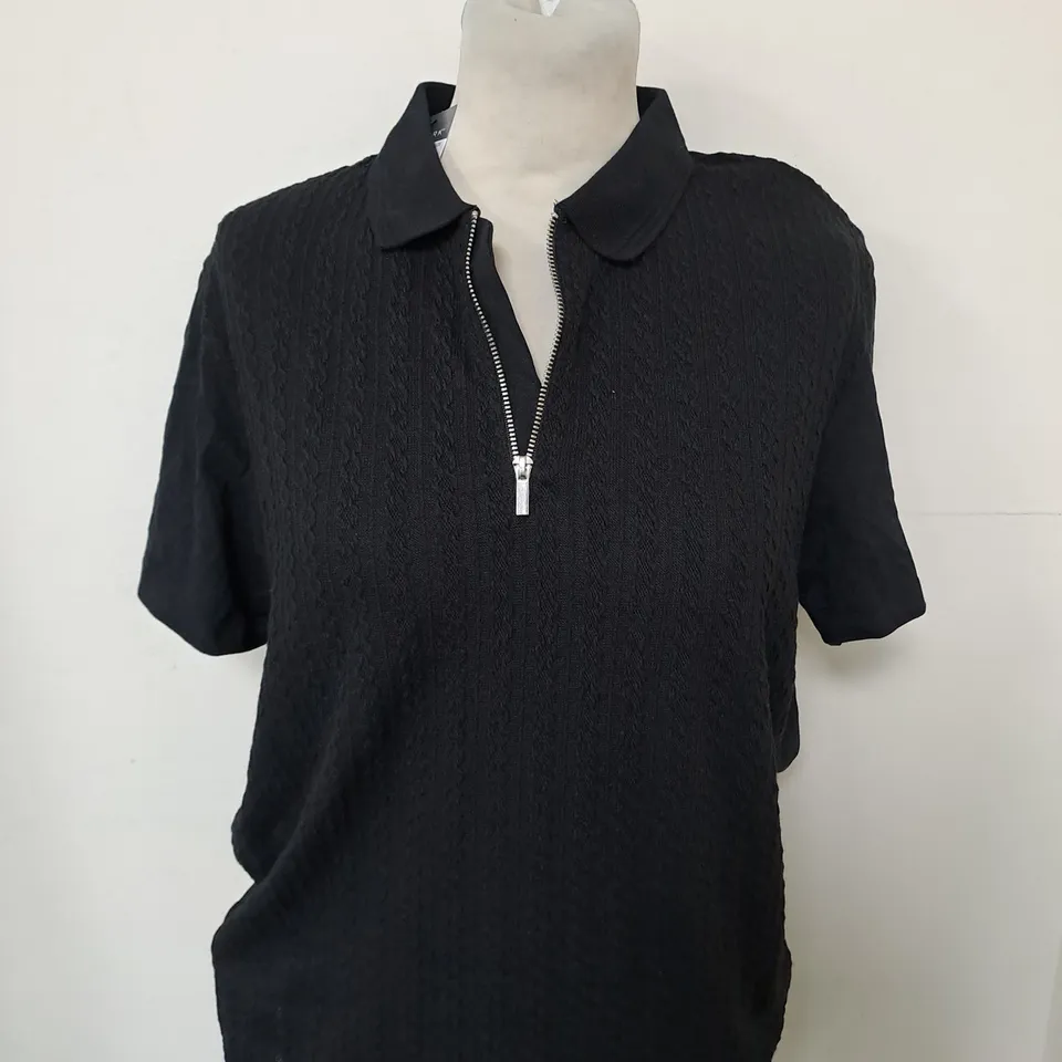 APPROXIMATELY 20 ASSORTED PRIMARK CLOTHING ITEMS TO INCLUDE SWEATER IN SIZE MEDIUM, TOP IN SIZE MEDIUM, T-SHIRT IN SIZE 2XL 