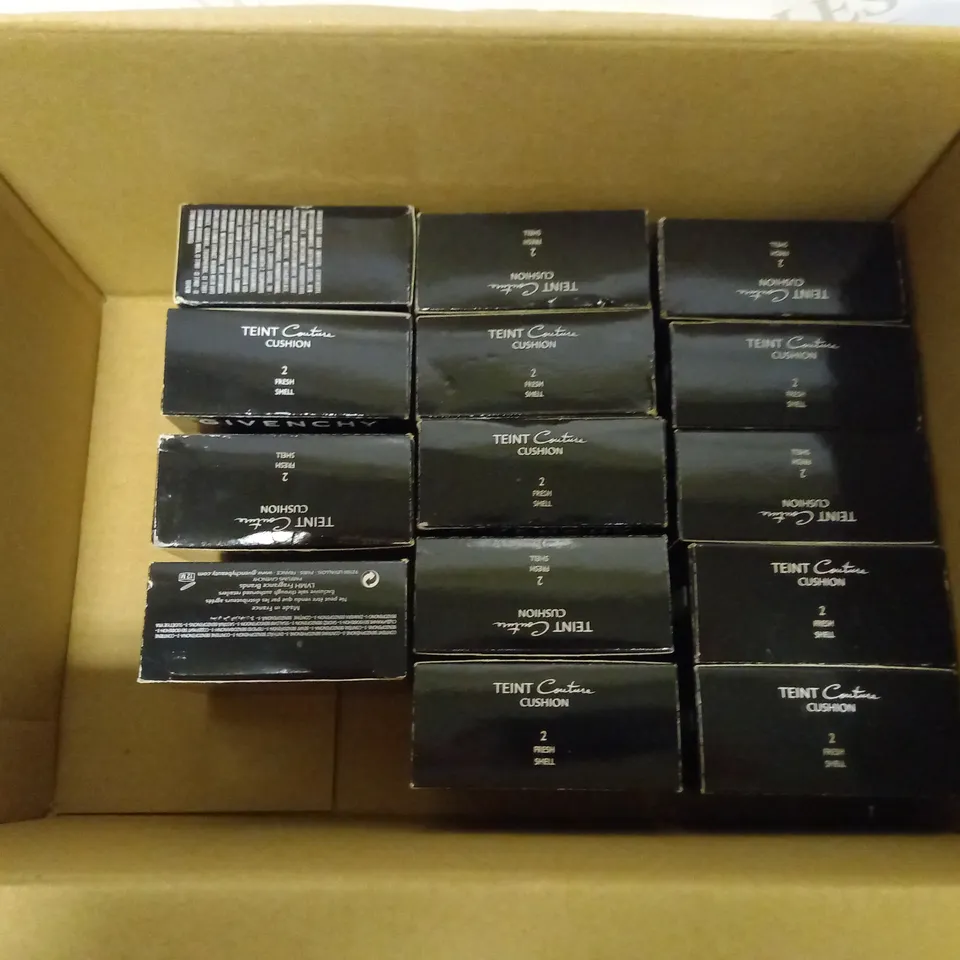 LOT OF APPROXIMATELY 14 GIVENCHY TEINT COUTURE CUSHION PORTABLE FLUID FOUNDATION (14g) - 2 FRESH SHELL