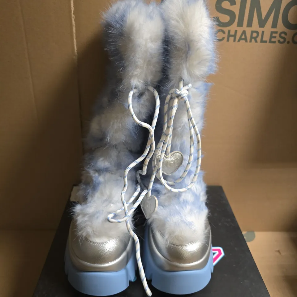 BOXED PAIR OF KOI SNOW MIKU FLUFFY MONSTER LONG BOOTS - UK SIZE 5