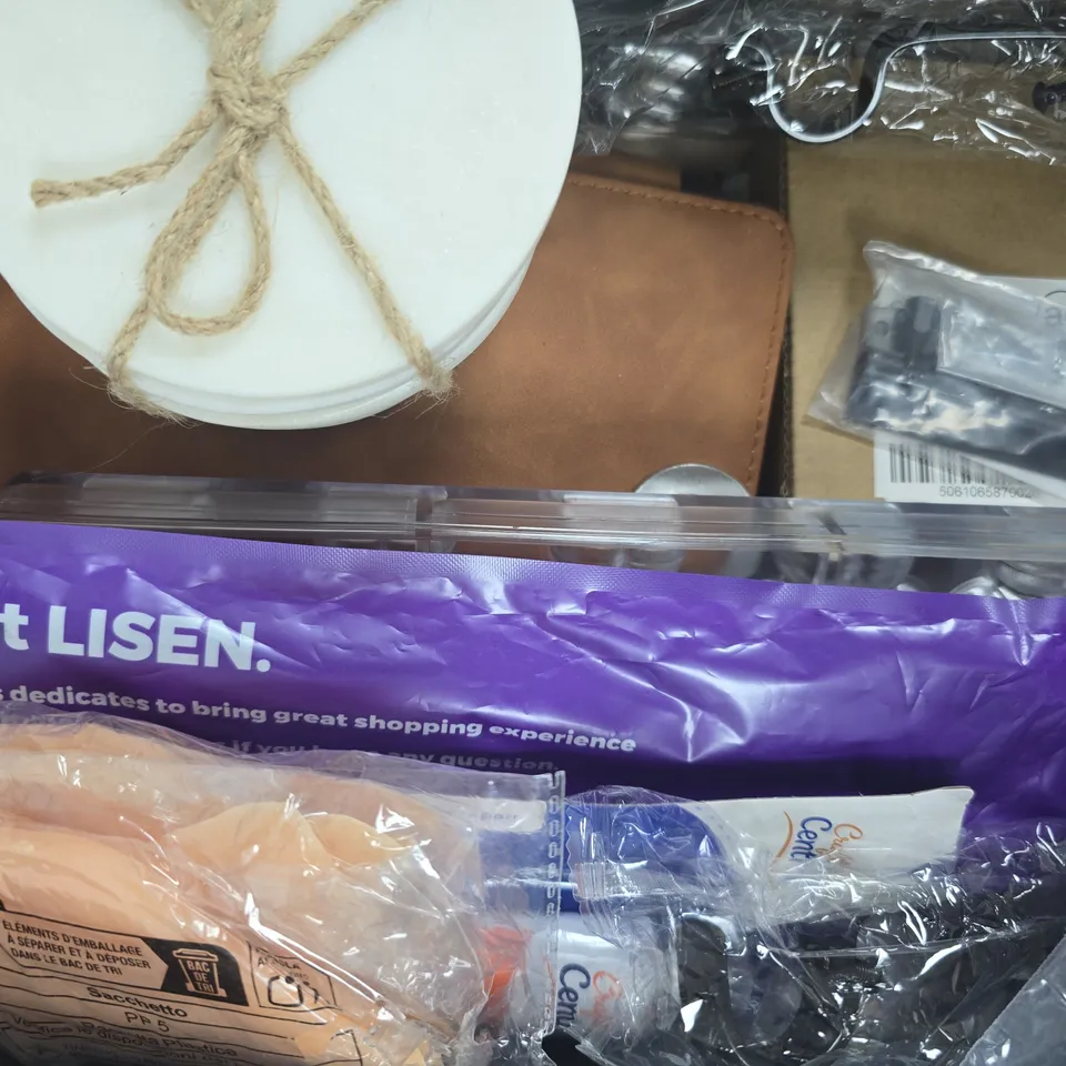 APPROXIMATELY 10 ASSORTED HOUSEHOLD ITEMS TO INCLUDE DIGITAL SCALE, ETC