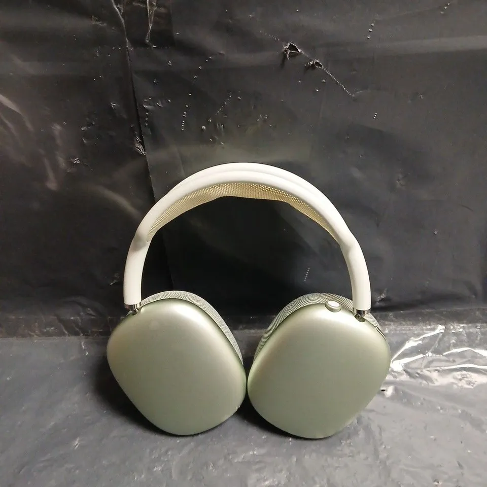 OVER-EAR HEADPHONES – OLIVE GREEN CUPS, WHITE HEADBAND