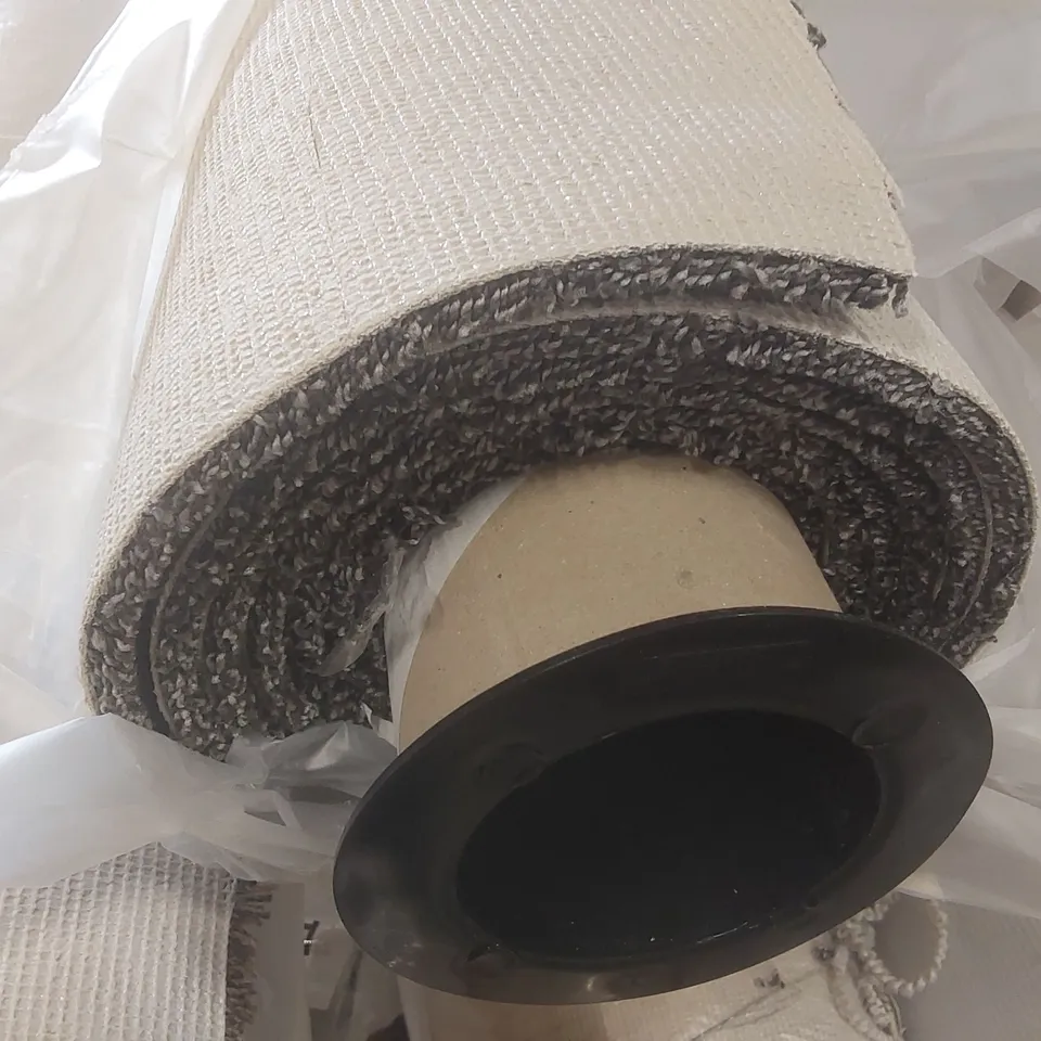 ROLL OF QUALITY ENDLESS CHARM NIGHTFALL CARPET - APPROXIMATELY 3 x 5m