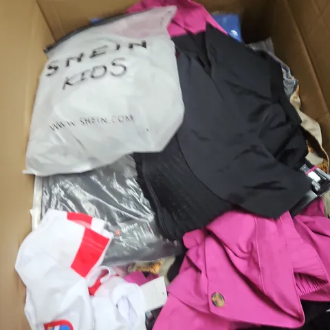 APPROXIMATELY 20 ASSORTED CLOTHING ITEMS IN VARIOUS SIZES, STYLES AND COLOURS