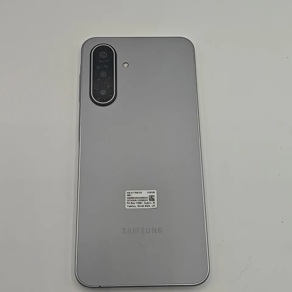 BOXED SAMSUNG GALAXY A17 5G 4/128GB IN GRAY - SM-A176B