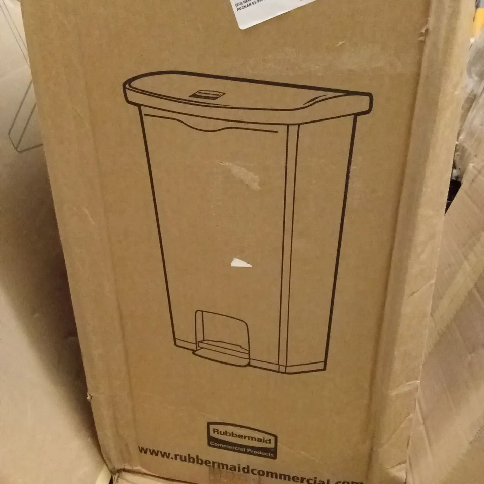 BOXED RUBBERMAID 90L BIN