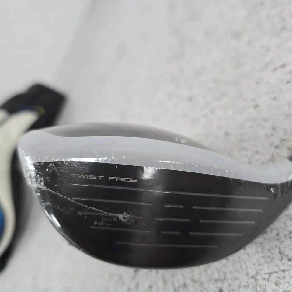 TAYLORMADE SIM2 MAX GOLF DRIVER WITH VENTUS SHAFT