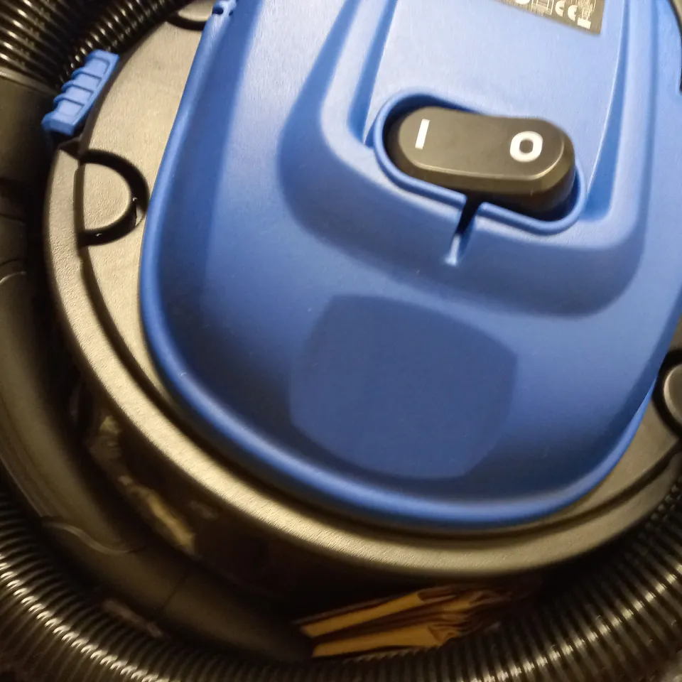 HYUNDAI DRY AND WET VACUUM CLEANER