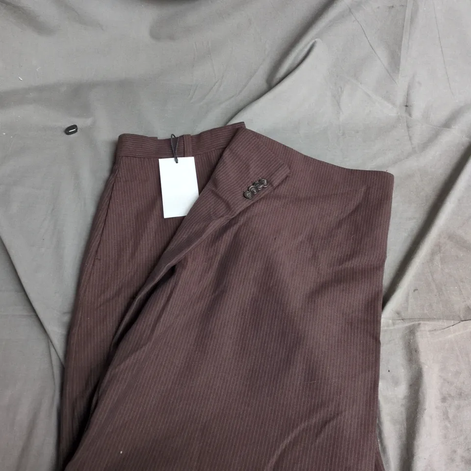 ZARA - CORDUROY TROUSERS – BURGUNDY SIZE L