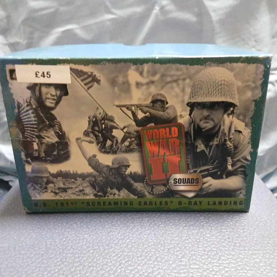 WORLD WAR II SQUADS U.S. 101ST SCREAMING EAGLES D-DAY LANDING – TWO HAND-PAINTED FIGURES (ERTL COLLECTIBLES)