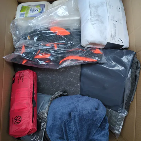 BOX OF APPROXIMATELY 15 ASSORTED HOUSEHOLD ITEMS TO INCLUDE FIRST AID KIT , BURGER BOXES AND BED COVERS