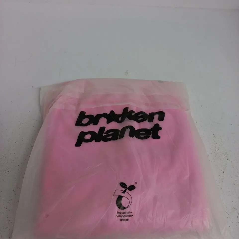 BROKEN PLANET STAR LOGO SUNFADED CREWNECK SWEATSHIRT – CANDY PINK, MEDIUM