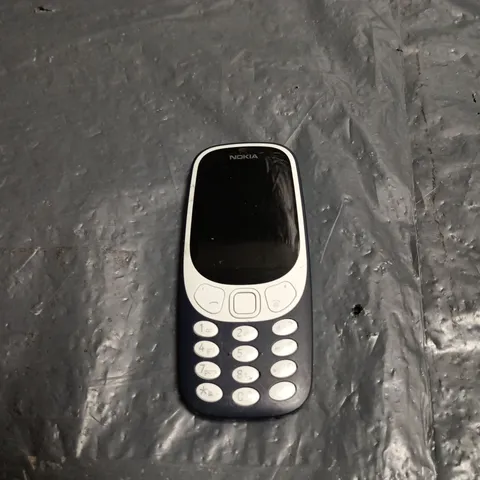 NOKIA MOBILE PHONE – BLUE BACK WITH WHITE FRONT 