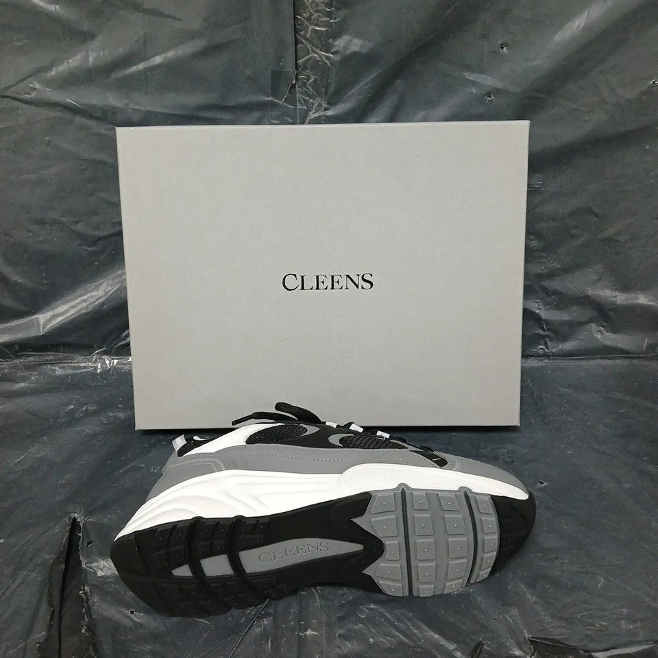 BOXED PAIR OF CLEENS PULSE RUNNER CARBON UK 8 