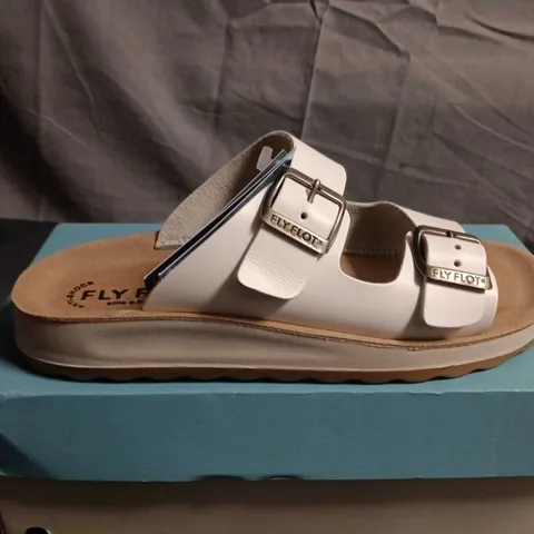 BOXED PAIR OF FLY FLOT WHITE DOUBLE-BUCKLE SANDALS – UK 5 (EU 38)