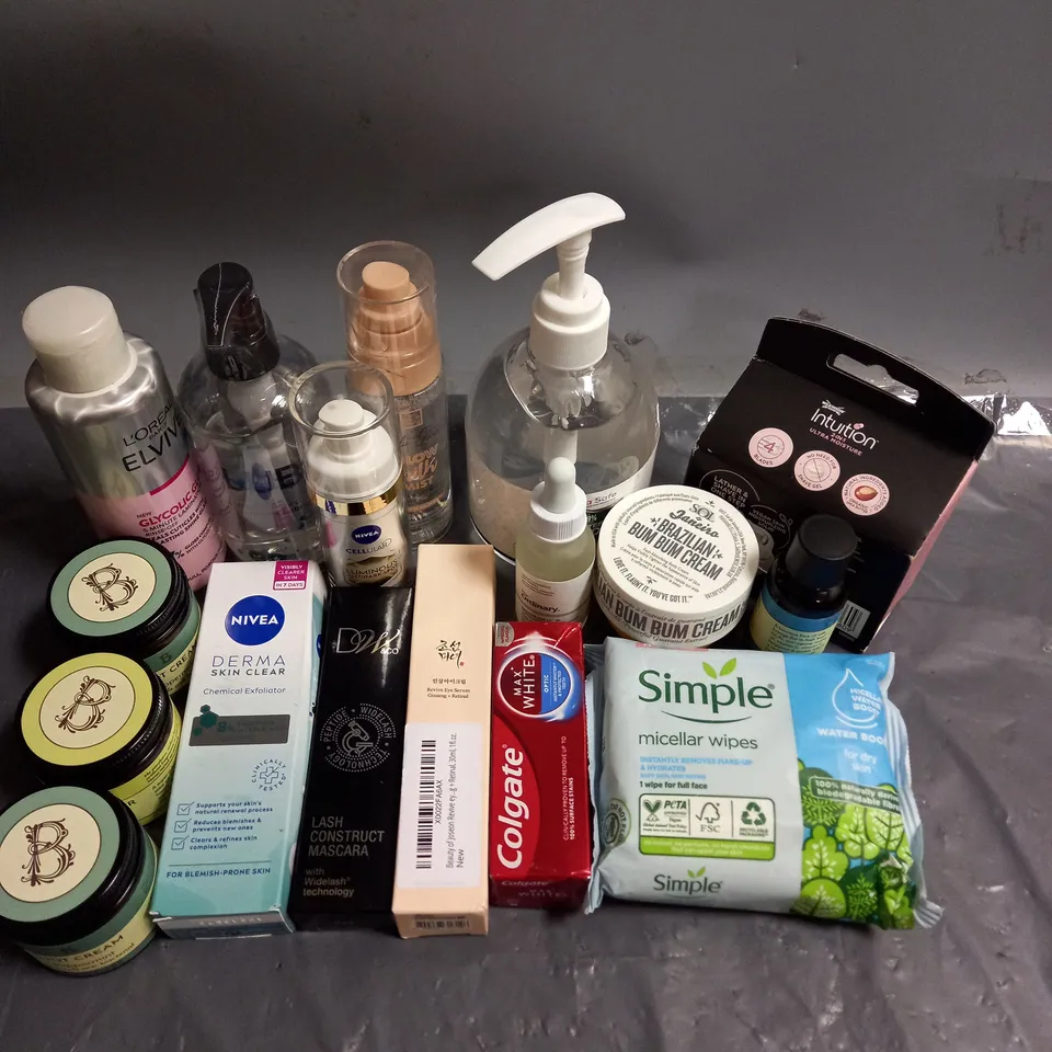 APPROXIMATELY 20 ASSORTED COSMETIC PRODUCTS TO INCLUDE - WILKINSON SWORD INTUITION BLADE PACK - SOL DE JANEIRO BRAZILIAN BUM BUM CREAM - BEAUTY OF JOSEON RETINOL EYE SERUM - ETC