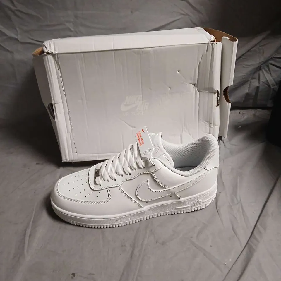 NIKE AIR FORCE 1 TRAINERS – WHITE- SIZE UK 11