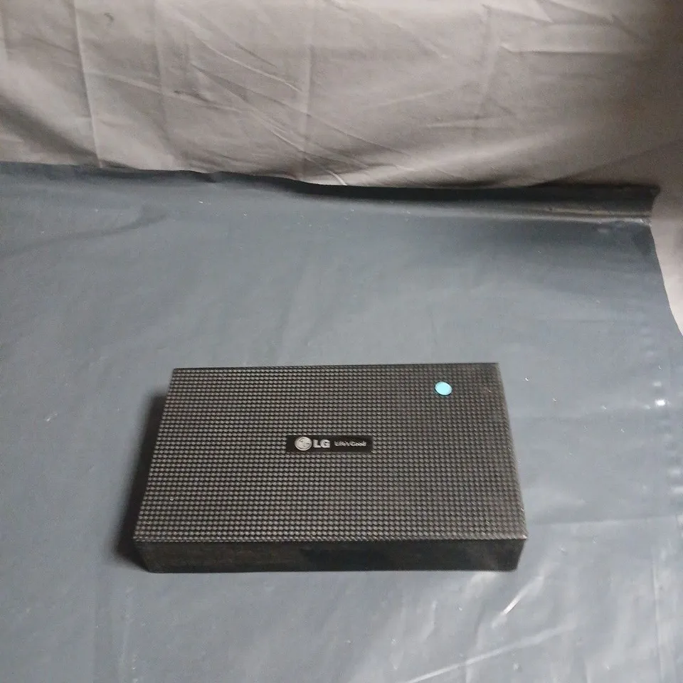 LG CDMA FLIP MOBILE PHONE – 3G, DAMAGED 