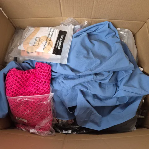 LARGE BOX OF APPROXIMATELY 20 ASSORTED CLOTHING ITEMS IN VARIOUS SIZES, STYLES AND COLOURS