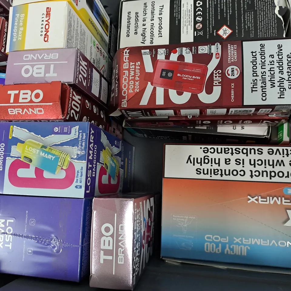 APPROXIMATELY 20 ASSORTED E-CIGARETTE AND VAPE ITEMS TO INCLUDE BLOODY BAR, LOST MARY, PYNE POD, ETC