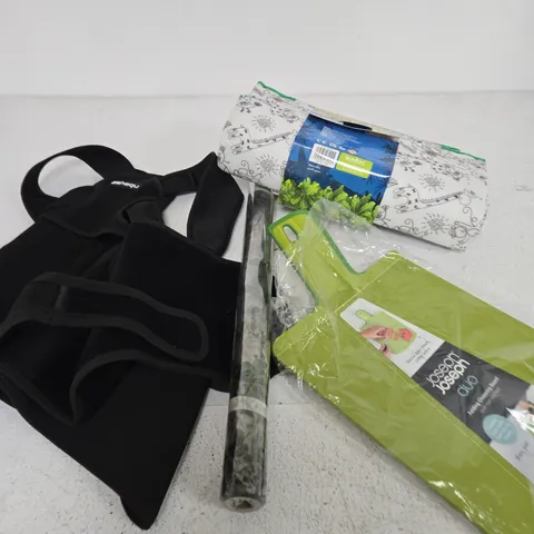 APPROXIMATELY 10 ASSORTED HOUSEHOLD PRODUCTS TO INCLUDE CHOPPING BOARD, WALLPAPER, COLOURING MAT ETC