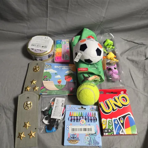 APPROXIMATELY 5 ASSORTED UNO, WAX CRAYONS AND TENNIS BALLS 