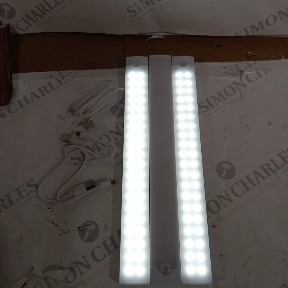 BOXED TAILCAS LED MOTION SENSOR LIGHT - 3 PACK 