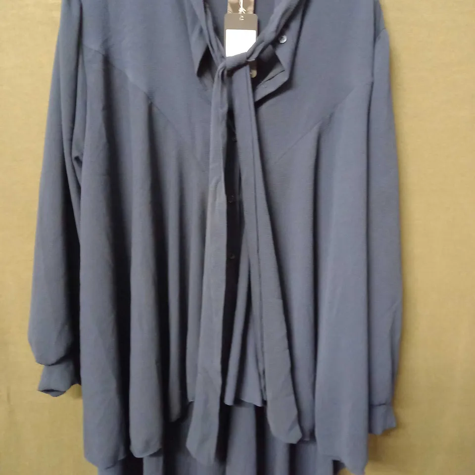 KURT MULLER WOMAN BUTTON UP LOOSE BLOUSE TOP IN NAVY - SIZE UNSPECIFIED