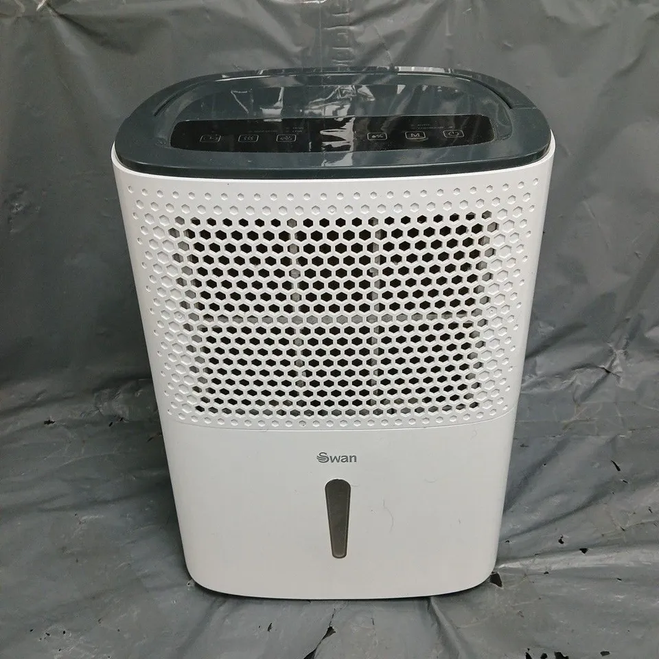SWAN 10L DEHUMIDIFIER IN WHITE
