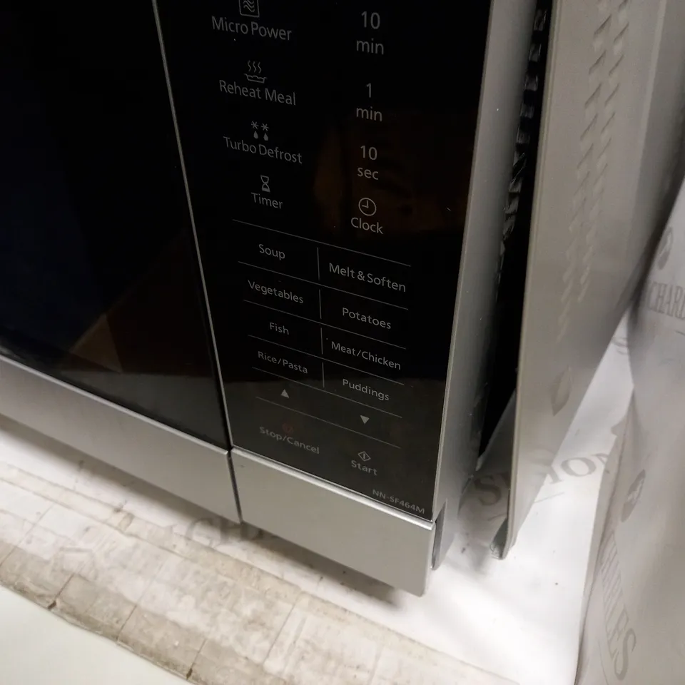 PANASONIC 900W STANDARD FLATBED MICROWAVE NN-SF464M