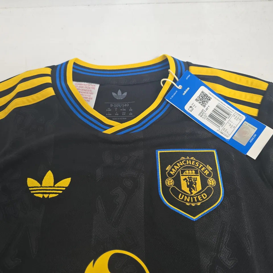 MANCHESTER UNITED FC KIDS FOOTBALL JERSEY IN BLACK - UK 9/10 YRS
