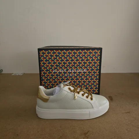 KURT GEIGER LONDON WHITE LEATHER TRAINERS WITH GOLD ACCENTS SIZE 42