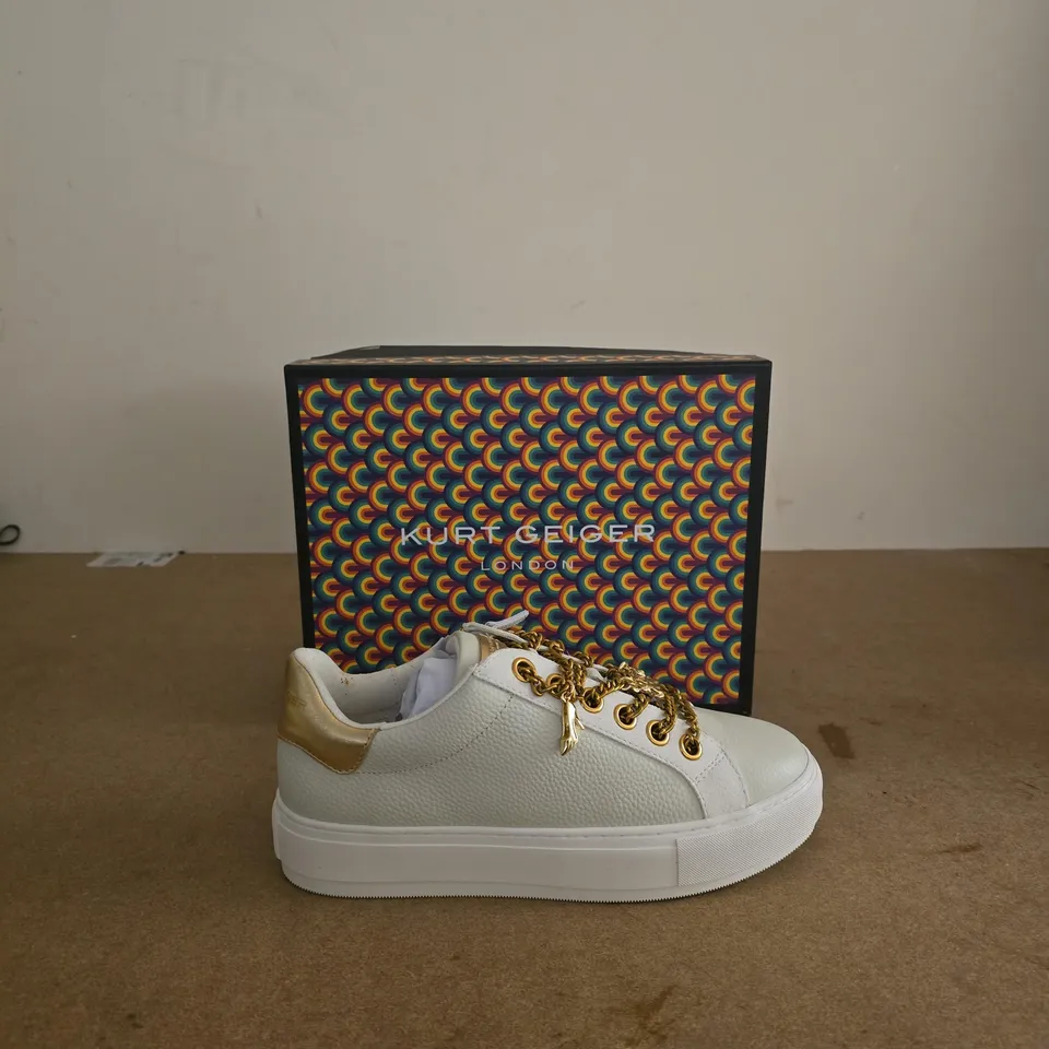 KURT GEIGER LONDON WHITE LEATHER TRAINERS WITH GOLD ACCENTS SIZE 42