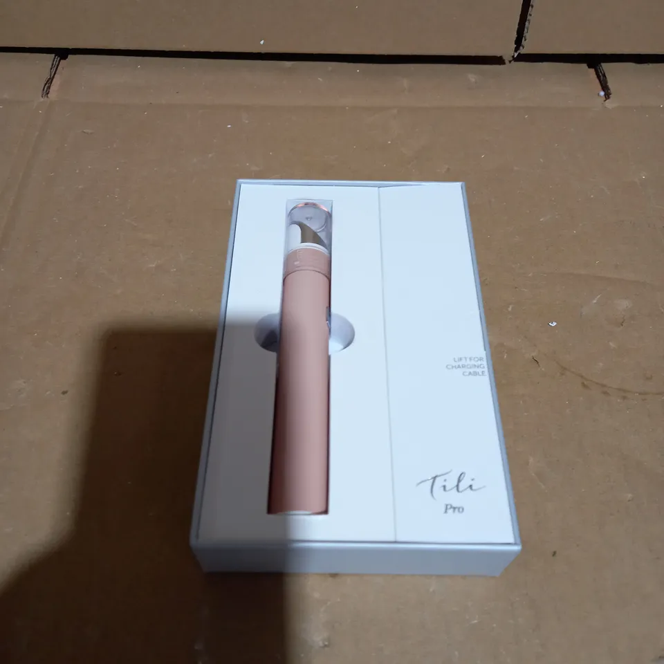 TILI LIP & EYE WAND