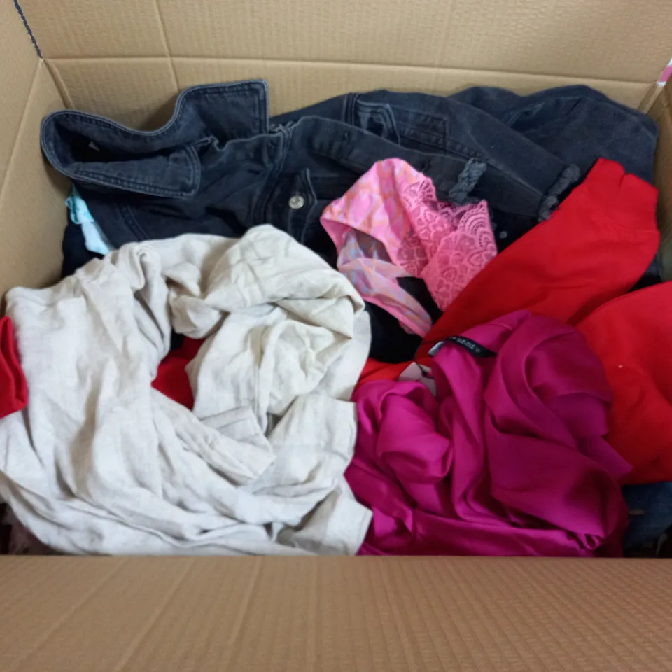 LARGE QUANTITY OF ASSORTED CLOTHING ITEMS TO INCLUDE RIVER ISLAND, BERSHKA AND ASOS