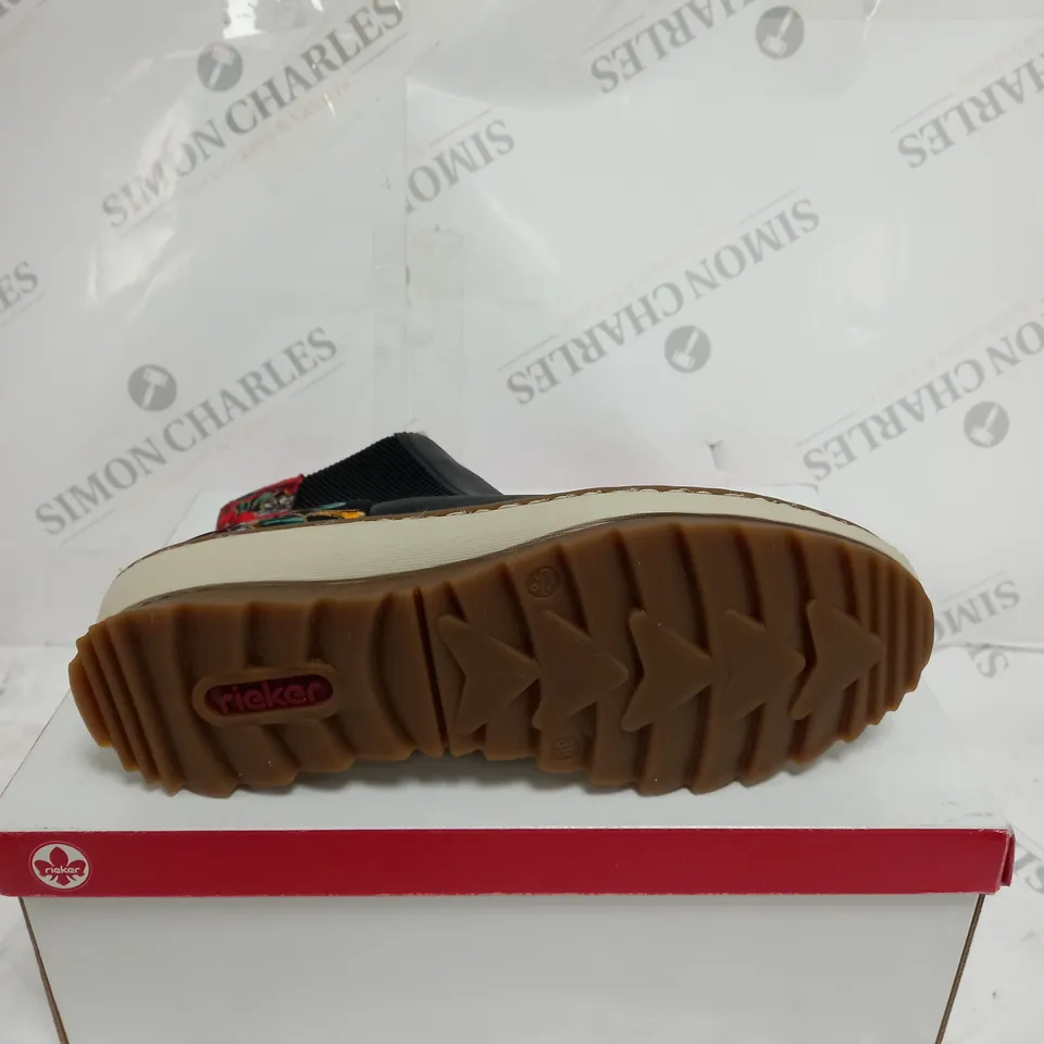 BOXED RIEKER CHELSEA BOOTS, NAVY - SIZE 5