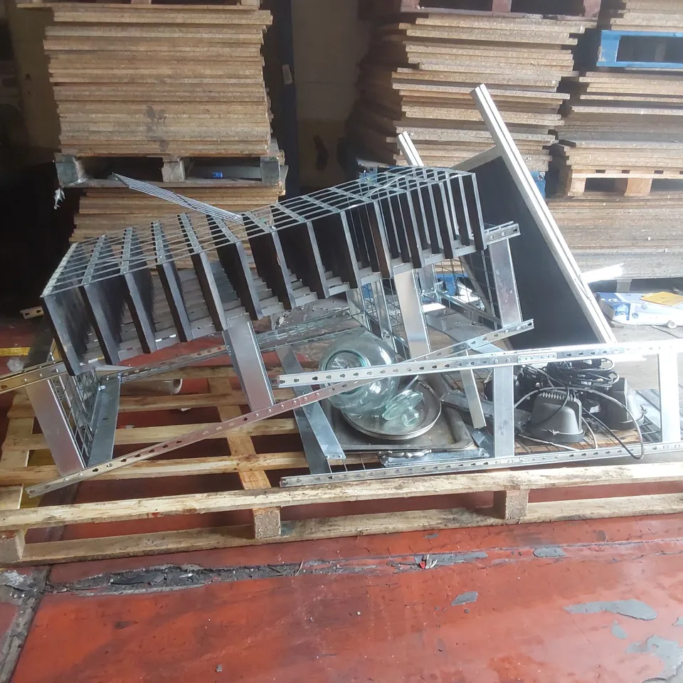 PALLET CONTAINING A LARGE QUANTITY OF ASSORTED RESTAURANT ITEMS INCLUDING: KITCHEN RACKS, LIGHTS, SIGN ECT