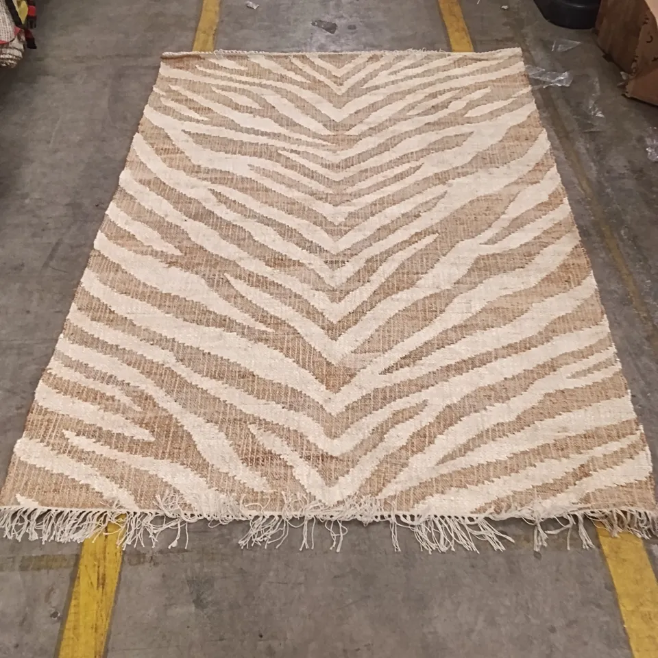 ZEBRA PRINT RUG – BEIGE AND CREAM, RECTANGULAR 225 CM X 162 CM