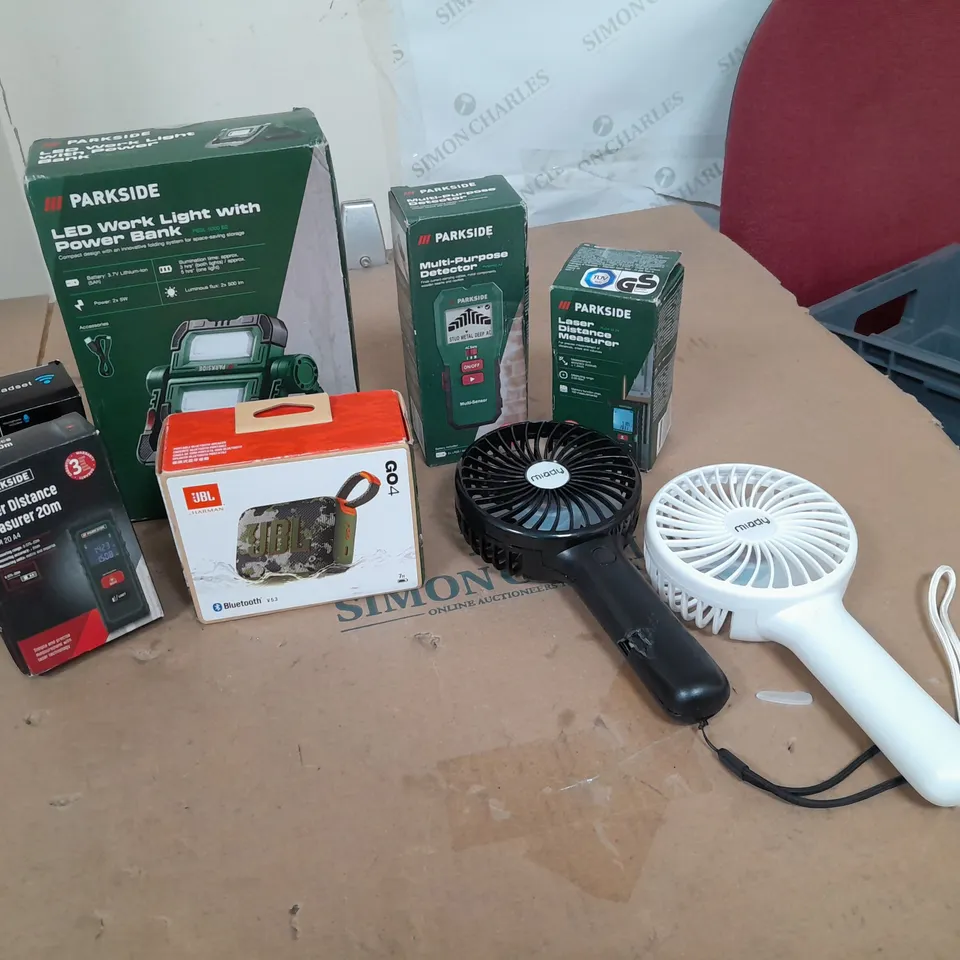 8 ASSORTED ITEMS TO INCLUDE:PARKSIDE LED WORK LIGHT, LASER DISTANCE MEASURER, MAIDY FANS ETC 