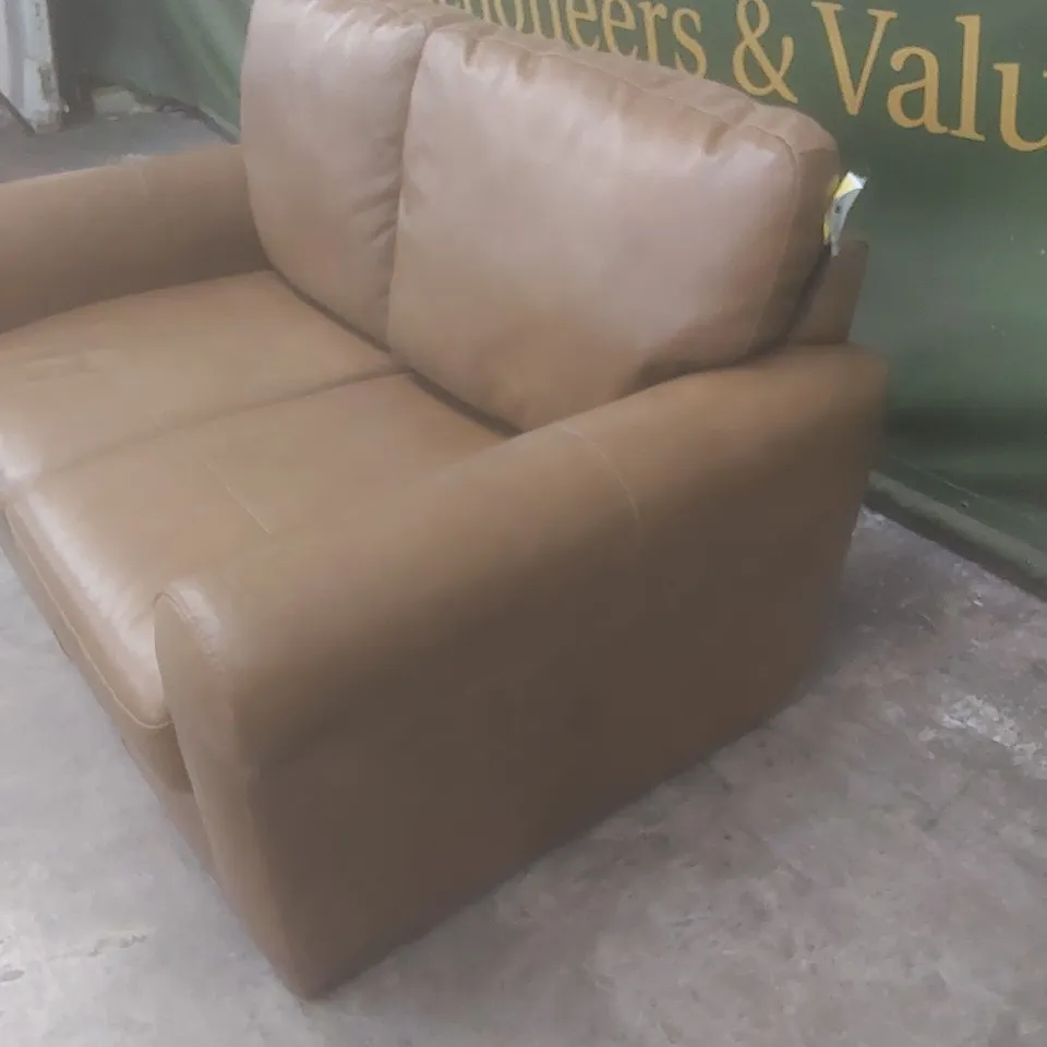 DESIGNER BAILEY 2 SEATER TAN LEATHER UPHOLSTERED SOFA 