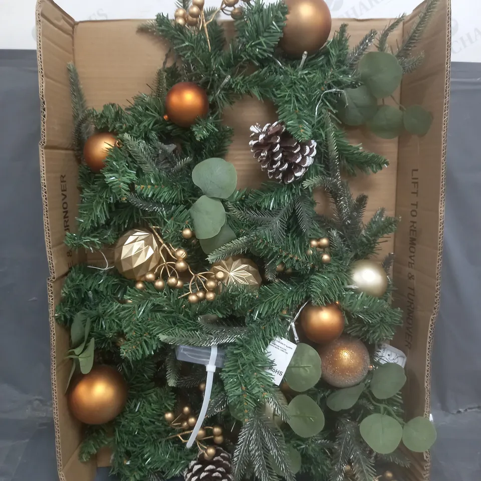 EUCALYPTUS AND BERRY PRE-LIT CHRISTMAS WREATH RRP £39.99