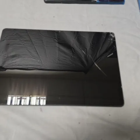LENOVO TABLET – SILVER WITH DOLBY ATMOS BRANDING (MODEL TB33OFU)