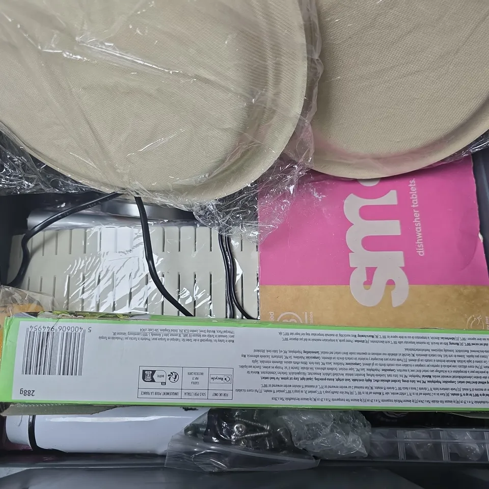 APPROXIMATELY 12 ASSORTED HOUSEHOLD ITEMS TO INCLUDE COATED FEED PELLETS, CLING FILM, AIR UP WILD BERRY PODS, ETC