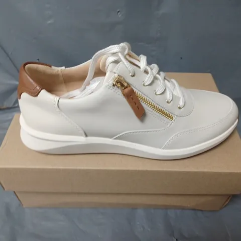 BOXED PAIR OF CLARKS CREAM LEATHER TRAINERS - UK SIZE 6