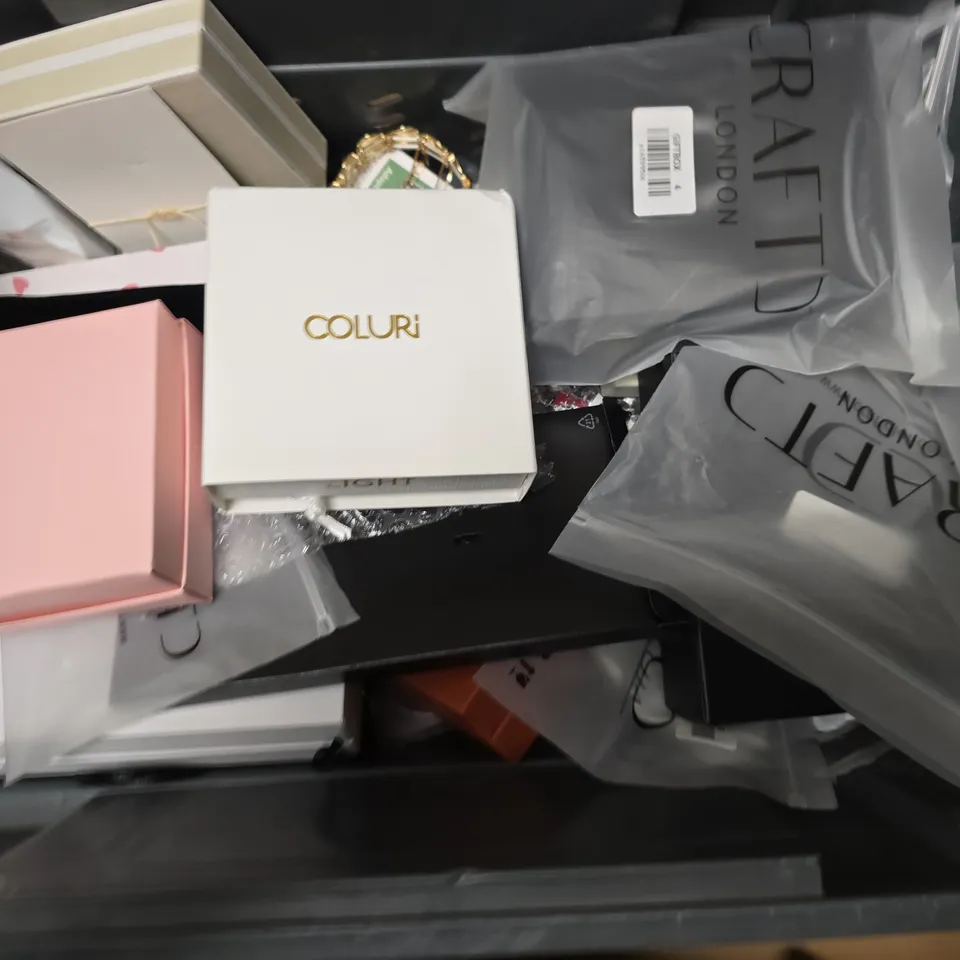 APPROXIMATELY 20 ASSORTED JEWELLERY ITEMS TO INCLUDE BRANDS SUCH AS CRAFTD, COLURI, M&S, ETC