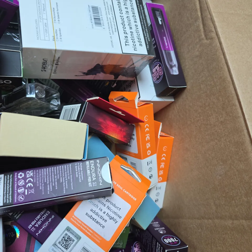 APPROXIMATELY 30 ASSORTED E-CIG PRODUCTS AND ACCESSORIES TO INCLUDE GEEK VAPE , SMOK AND ENDURA