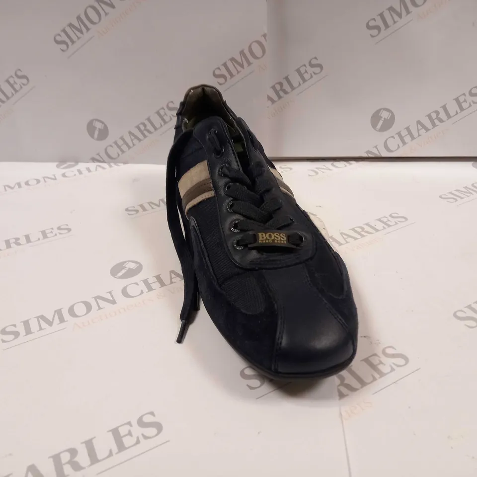 PAIR OF HUGO BOSS SHOES UK SIZE APPROX. 7 